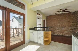116 Perkins St, Unit 2 in Somerville, MA - Foto de edificio - Building Photo