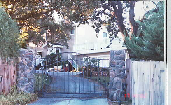 390 Olive Ave in Novato, CA - Foto de edificio