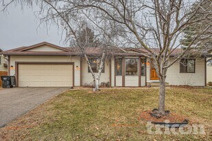 8312 115th Ln N in Champlin, MN - Building Photo