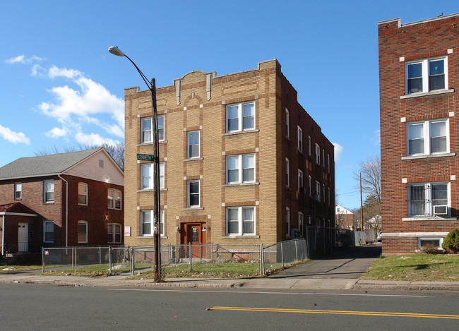 1893 Broad St in Hartford, CT - Building Photo - Building Photo