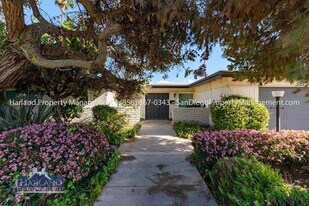 2401 Sagebrush Ct in San Diego, CA - Building Photo