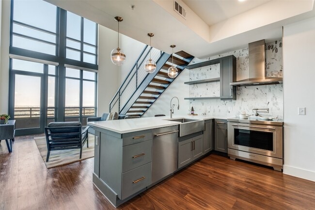 property at 3611 Congress Ave