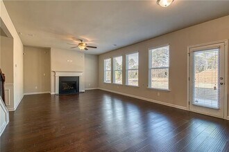 4321 Leighton Pl in Loganville, GA - Foto de edificio - Building Photo