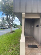 7351 SW 105th Pl in Miami, FL - Building Photo - Building Photo