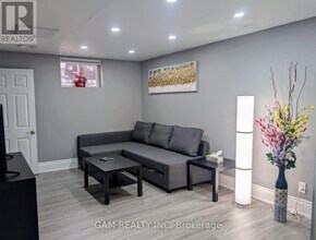 58 Ebby Ave in Brampton, ON - Building Photo - Building Photo