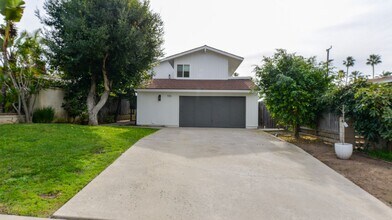 106 Avenida Lucia in San Clemente, CA - Building Photo - Building Photo