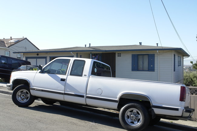 16053 Carolyn St in San Leandro, CA - Foto de edificio - Building Photo