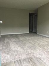 #315 DOUGLAS SQUARE in Portland, OR - Foto de edificio - Building Photo