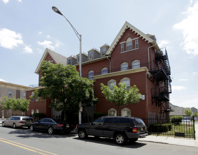 179-187 1st St in Elizabeth, NJ - Foto de edificio - Building Photo
