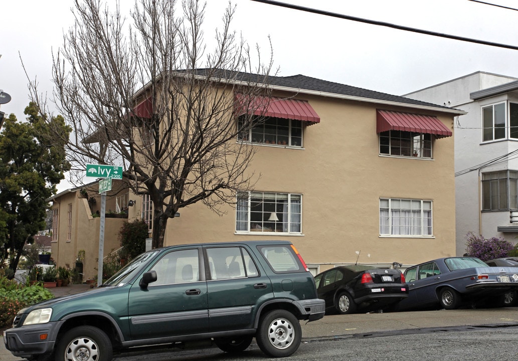 2301 Ivy Dr in Oakland, CA - Building Photo