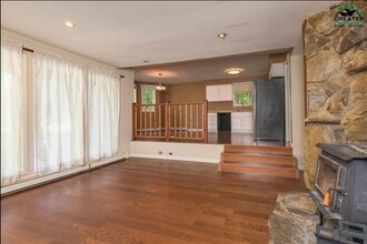 1325 Still Valley Rd in North Pole, AK - Building Photo - Building Photo