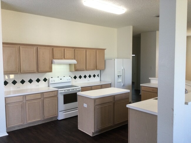 300 Trailwood Dr in Allen, TX - Building Photo - Building Photo