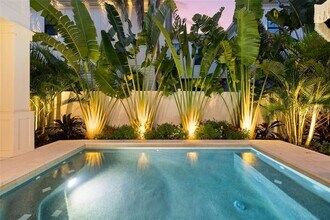 321 12th Ave NE in St. Petersburg, FL - Building Photo - Building Photo