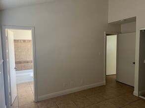 3906 Commanche Ave in Las Vegas, NV - Foto de edificio - Building Photo