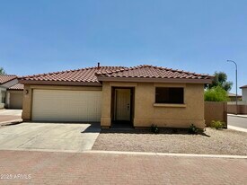 2358 E Peach Tree Dr in Chandler, AZ - Building Photo