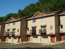 3809 Cliffside Dr, Unit 4 in La crosse, WI - Building Photo