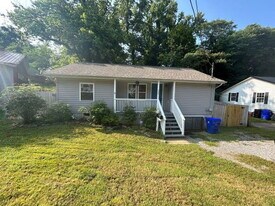 489 W Outer Dr in Oak Ridge, TN - Building Photo