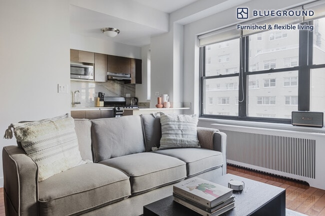400 E 57th St in New York, NY - Building Photo - Building Photo