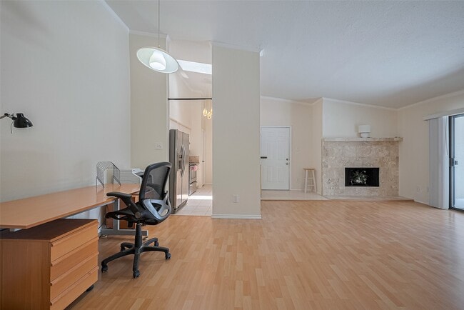 property at 2425 Augusta Dr