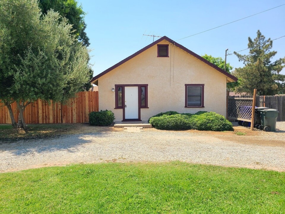 34349 County Line Rd in Yucaipa, CA - Building Photo