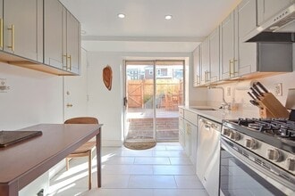 1722 Commonwealth Ave in Boston, MA - Building Photo - Building Photo