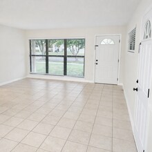 727 Engel Dr in Orlando, FL - Foto de edificio - Building Photo