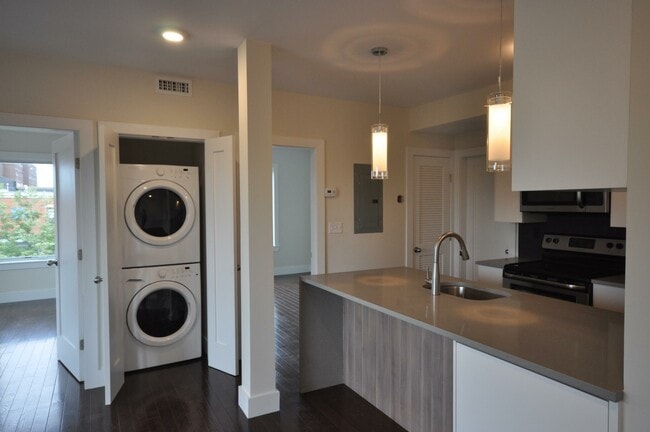 662 Massachusetts Ave, Unit 7