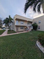 839 Normandy R, Unit 839 R in Delray Beach, FL - Building Photo