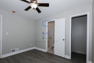 1052 Holly Cir in Forest Park, GA - Building Photo - Building Photo