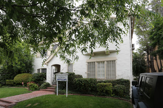 256 S Reeves Dr in Beverly Hills, CA - Building Photo - Building Photo