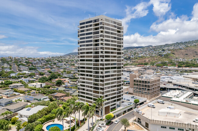 Regency At Kahala in Honolulu, HI - Building Photo - Building Photo