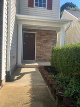 8 Grosbeak Ln in Durham, NC - Building Photo - Building Photo