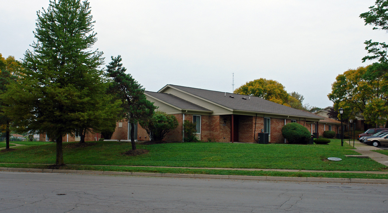 Whitney Young Estates in Dayton, OH - Building Photo