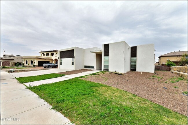 property at 5973 Cartagena Cir