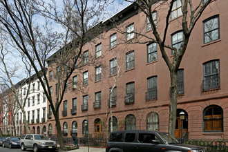 467 W 22nd St in New York, NY - Building Photo - Building Photo