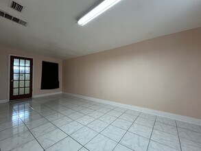 2521 Kingsland Ave in Orlando, FL - Foto de edificio - Building Photo