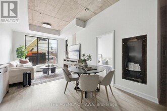 56 Bayswater Ave in Ottawa, ON - Building Photo - Building Photo