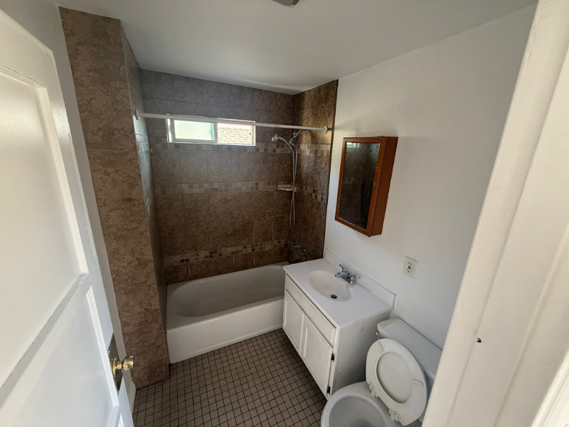 1522 W 29th St-Unit -2 in Los Angeles, CA - Building Photo