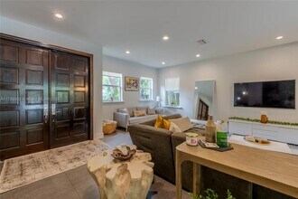 3187 Lamb Ct in Miami, FL - Building Photo - Building Photo