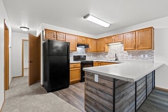 Regency Heights in Green Bay, WI - Building Photo - Building Photo