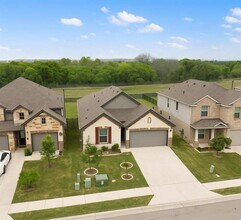4805 Cressal Dr in Manor, TX - Building Photo - Building Photo