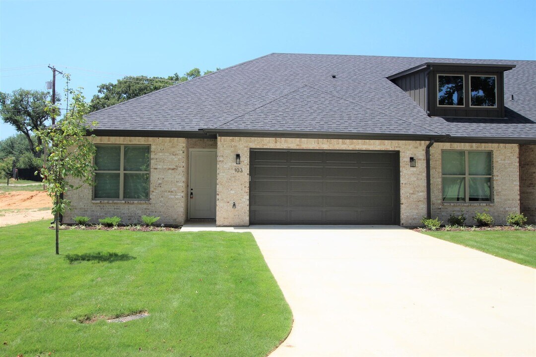 2303 Flint River Rd in Tyler, TX - Building Photo