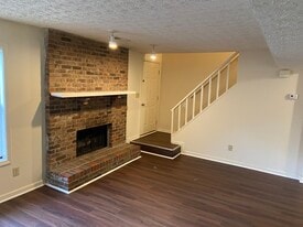 897 Ventnor Pl SW in Marietta, GA - Building Photo