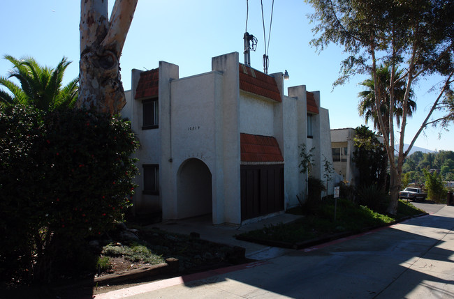 Casa Madrid in Spring Valley, CA - Foto de edificio - Building Photo