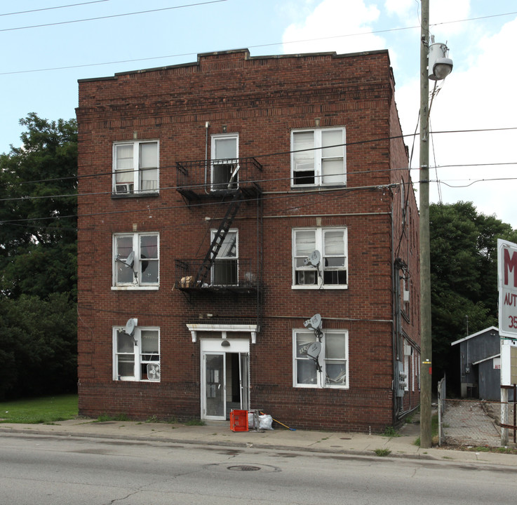 2219 Robinson Ave in Portsmouth, OH - Building Photo