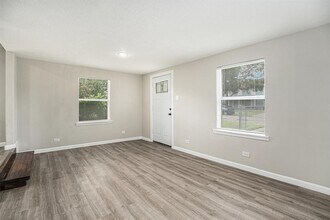 812 7th St N in Texas City, TX - Building Photo - Building Photo