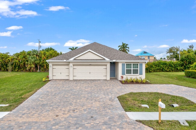 1903 Cape Coral Pky W in Cape Coral, FL - Building Photo - Building Photo