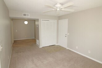 3215 Heathstead Place in Charlotte, NC - Building Photo - Building Photo