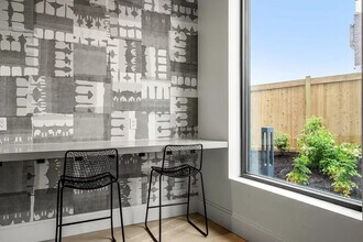 50 Leo M Birmingham Pky, Unit 207 in Boston, MA - Foto de edificio - Building Photo