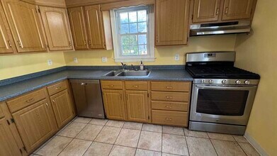 15 Cloverdale St in Northampton, MA - Building Photo - Building Photo